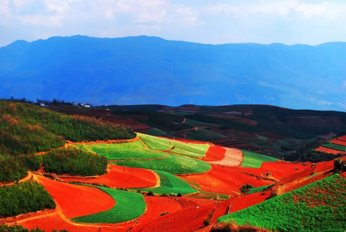 云南東川紅土地的最佳旅游時(shí)間是什么時(shí)候？
