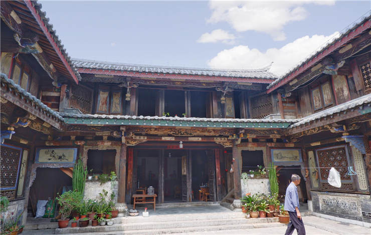 云南旅游被忽略的最美小縣城，千年古城不收門票，住宿餐飲很便宜