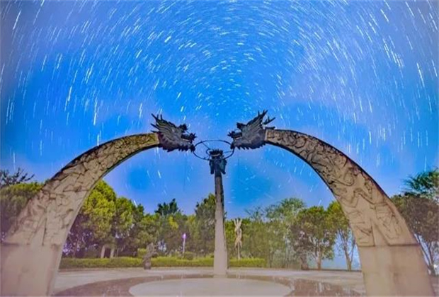 云南傳媒公司：星空入夢(mèng)，璀璨墨江！