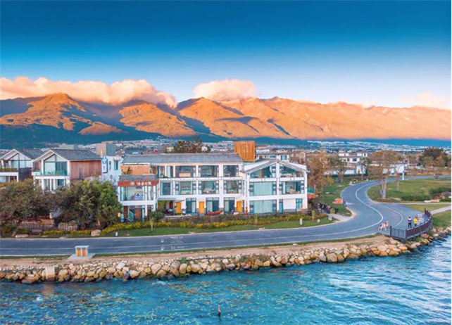 被評為大理州2021年度最佳旅游美宿”酒店,蒼山洱海間,帶你詩意棲居。