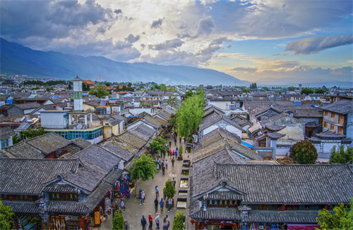 云南傳媒公司：徒步、吃長街宴、篝火晚會(huì)……在麗江，這樣的玩法更帶勁